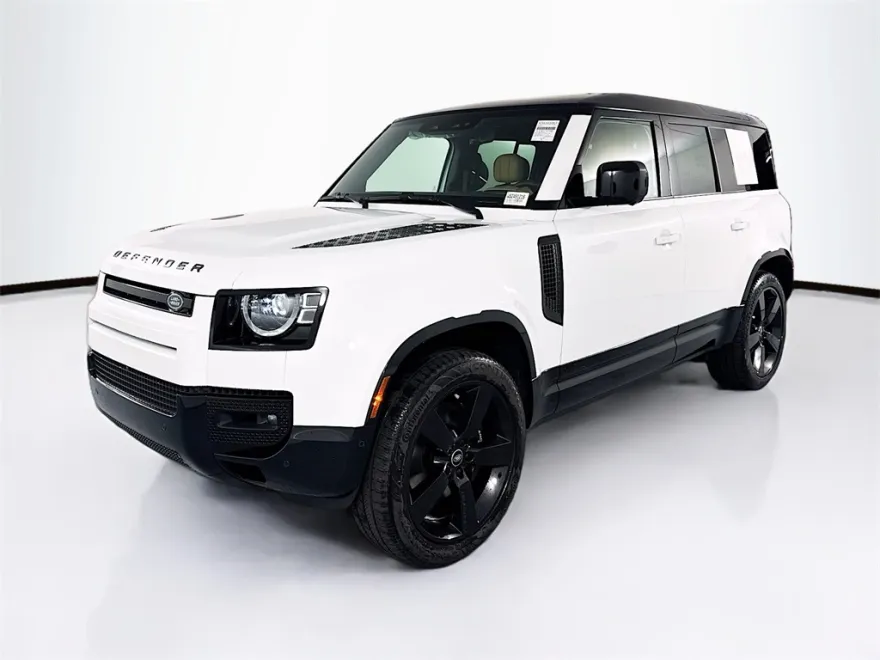 2025 Land Rover Defender 110 V8 photo 1