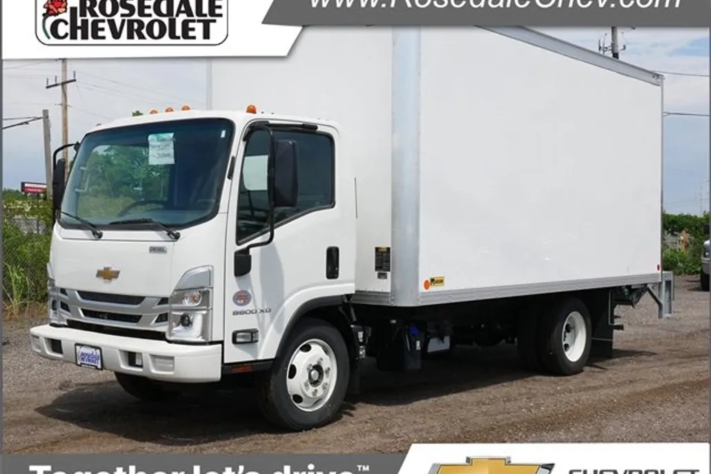 2024 Chevrolet Silverado photo 1