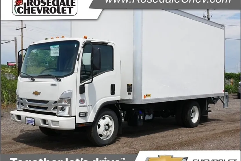 2024 Chevrolet Silverado photo 1
