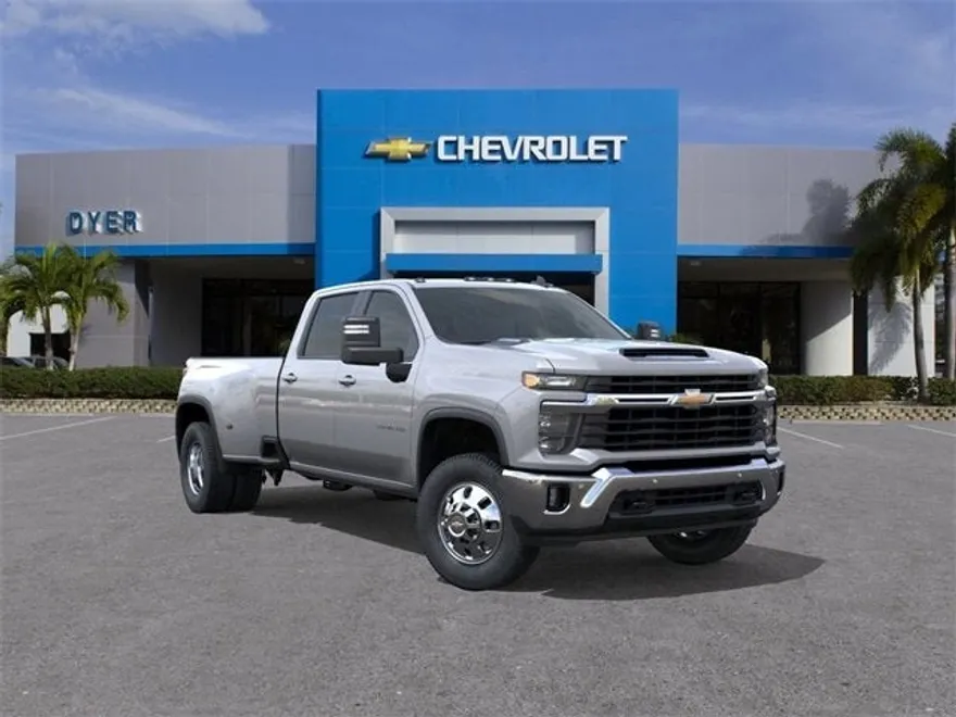 2026 Chevrolet Silverado 3500HD LT photo 1