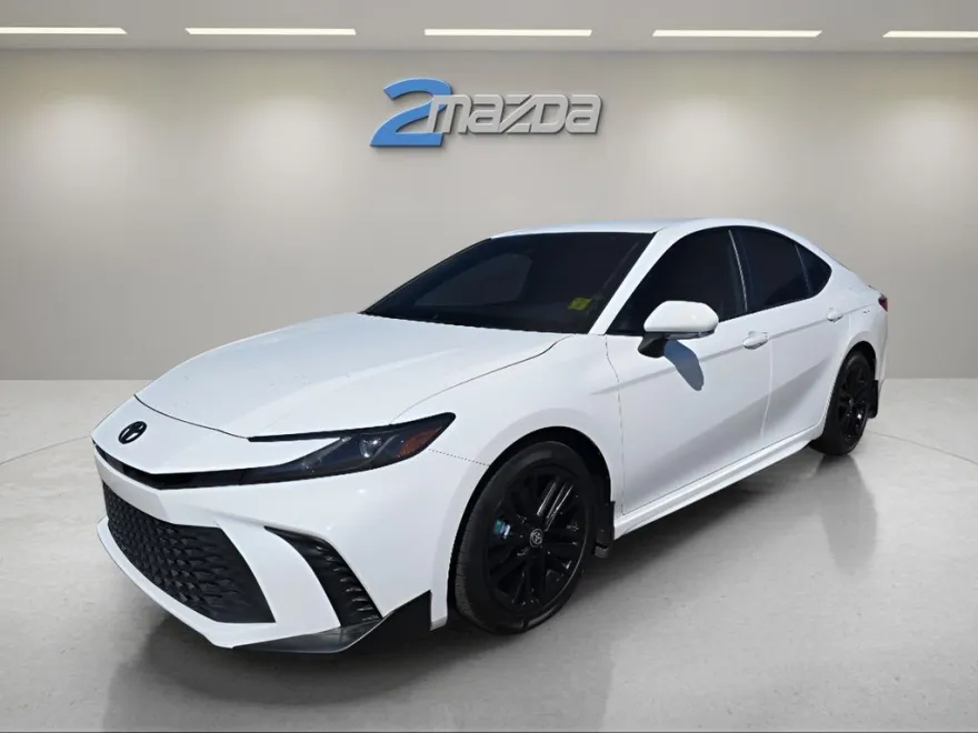 2025 Toyota Camry Hybrid SE photo 1