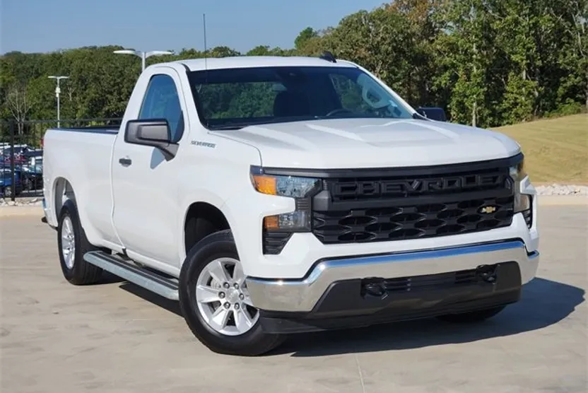 2024 Chevrolet Silverado 1500 photo 1
