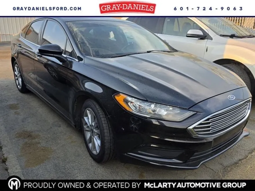 2017 Ford Fusion SE photo 1