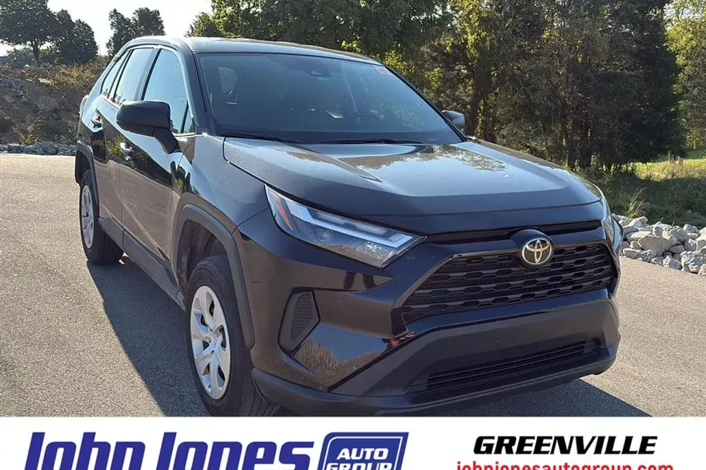 2024 Toyota RAV4 LE photo 1