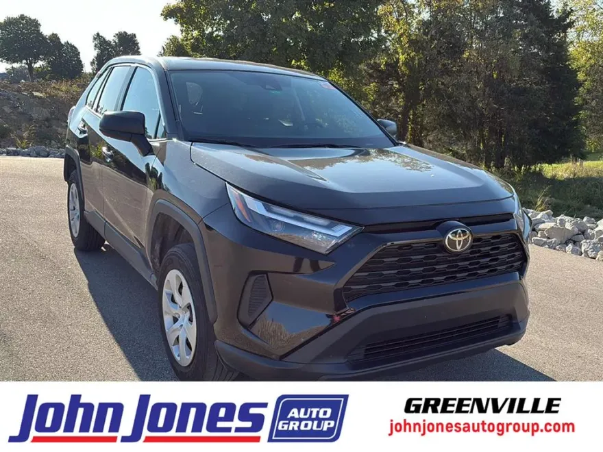 2024 Toyota RAV4 LE photo 1