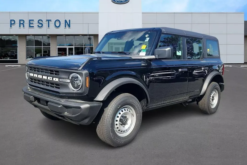 2025 Ford Bronco Base photo 1