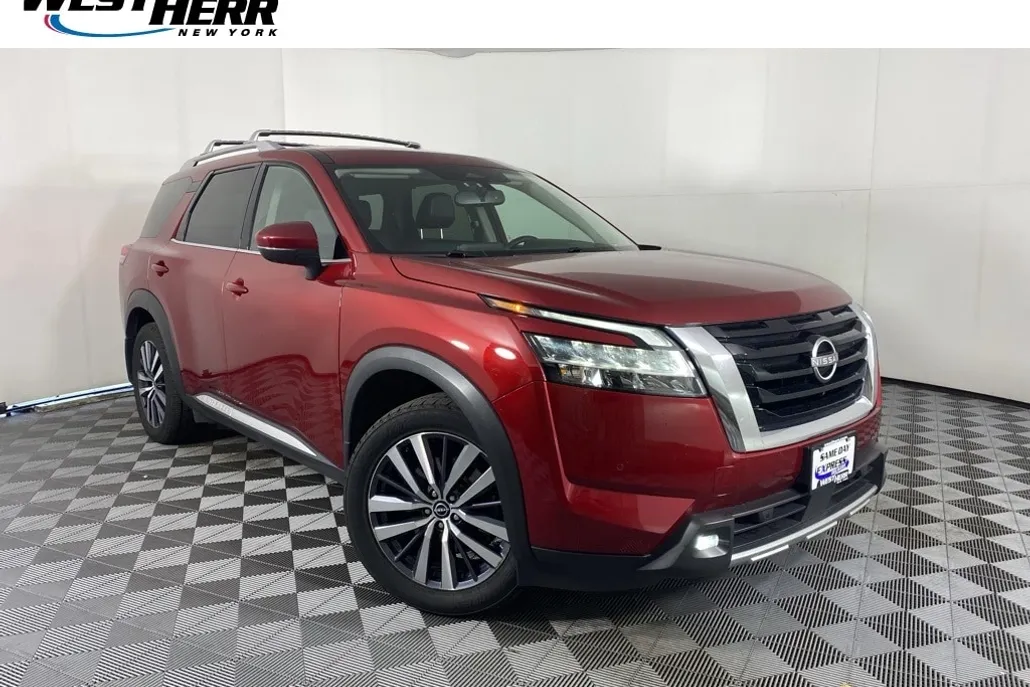 2022 Nissan Pathfinder Platinum photo 1
