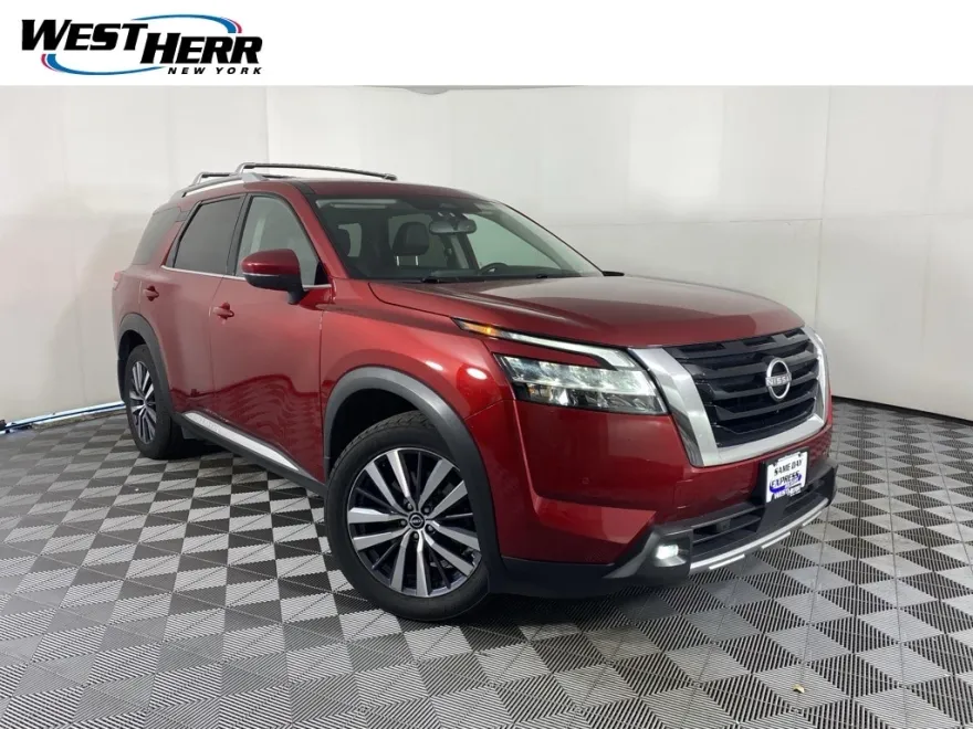 2022 Nissan Pathfinder Platinum photo 1