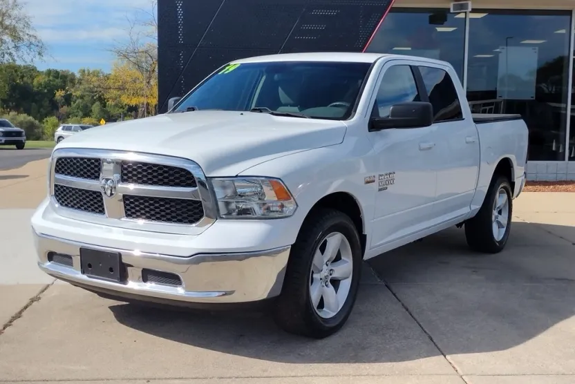 2019 Ram 1500 Classic SLT photo 1