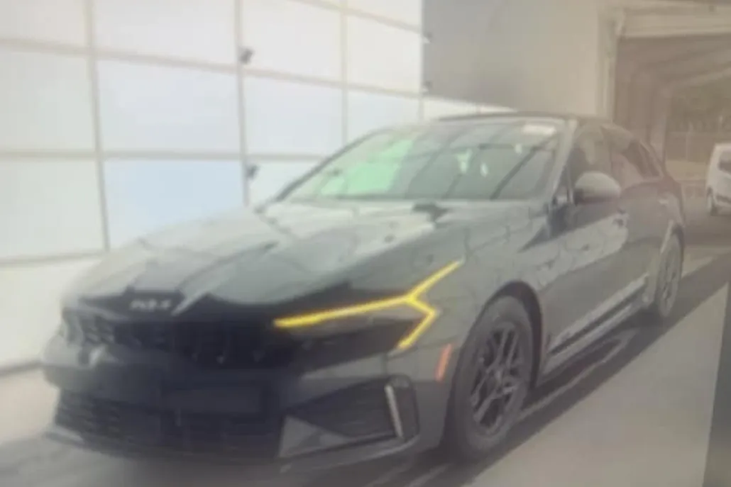 2025 Kia K5 LXS photo 1