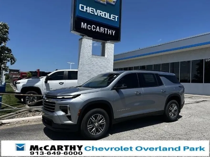 2025 Chevrolet Traverse photo 1