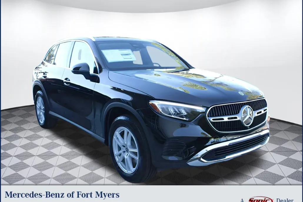 2025 Mercedes Benz GLC 300 4MATIC photo 1