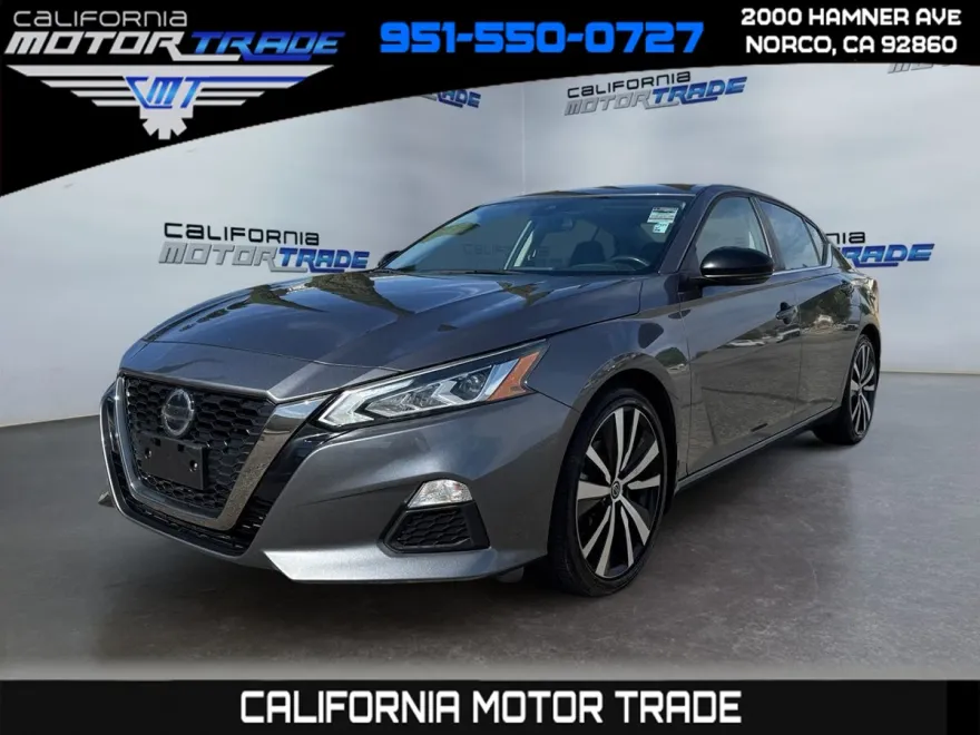 2022 Nissan Altima SR photo 1