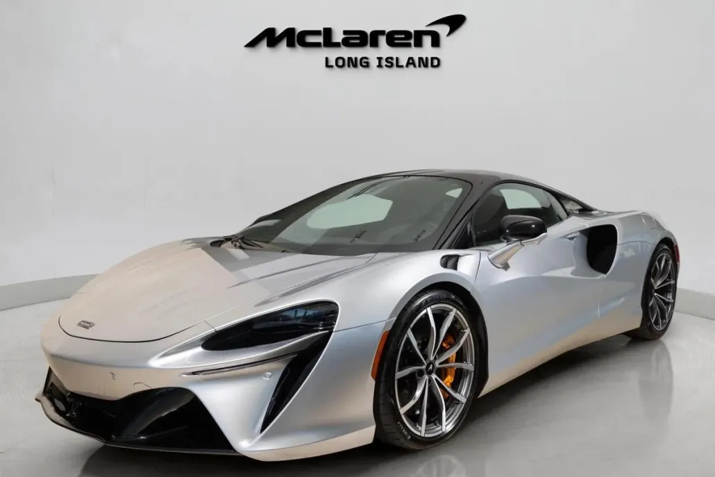 2023 Mclaren ARTURA photo 1