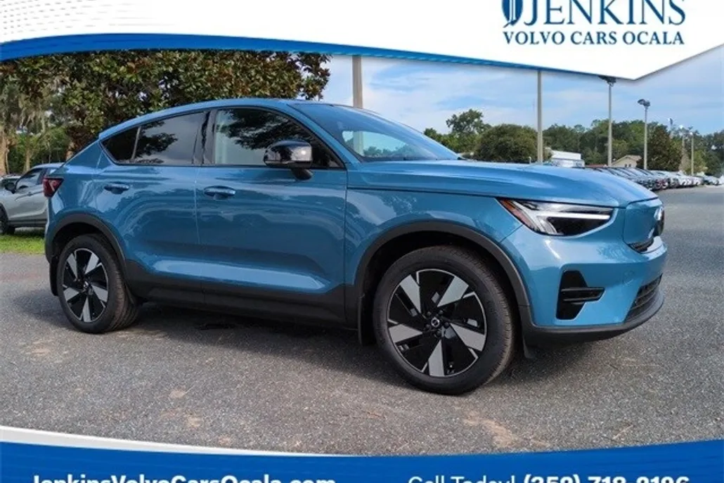 2024 Volvo C40 Recharge Core photo 1