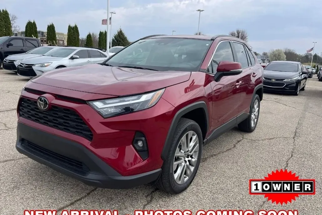 2023 Toyota RAV4 XLE Premium photo 1