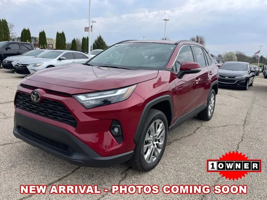 2023 Toyota RAV4 XLE Premium photo 1
