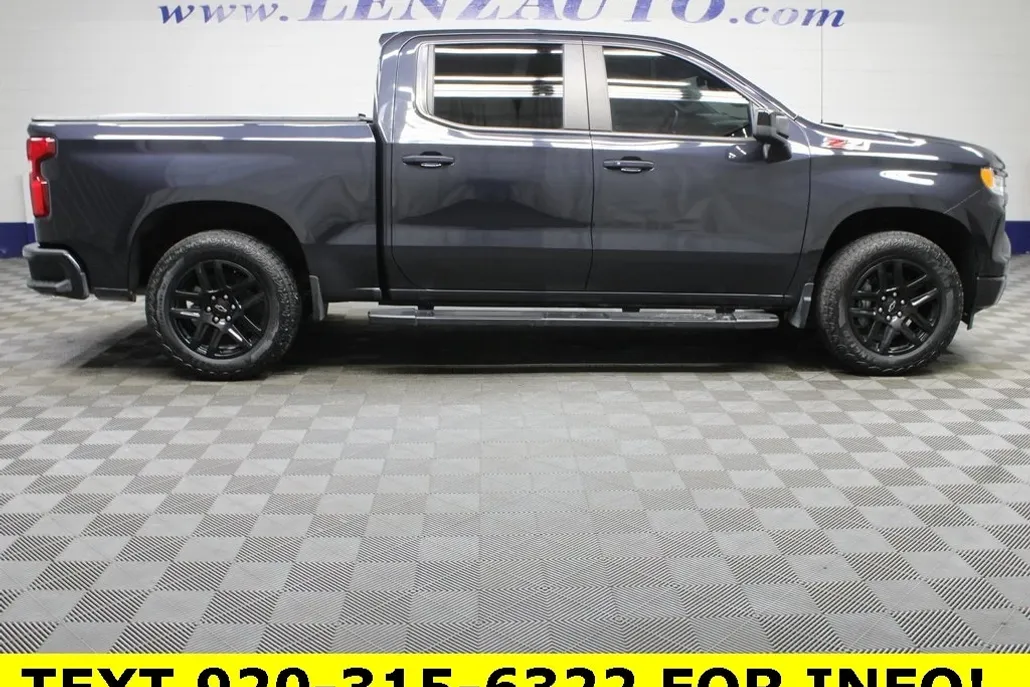 2022 Chevrolet Silverado RST photo 1