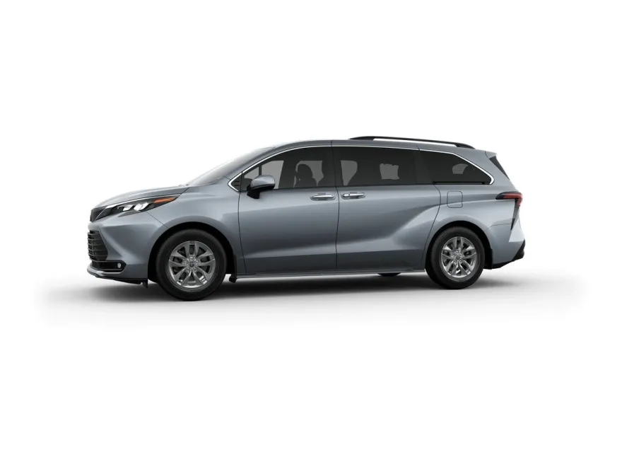 2025 Toyota Sienna XLE photo 1
