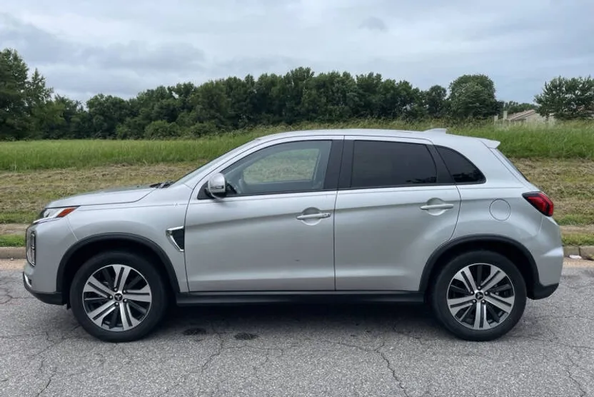 2021 Mitsubishi Outlander Sport ES photo 1
