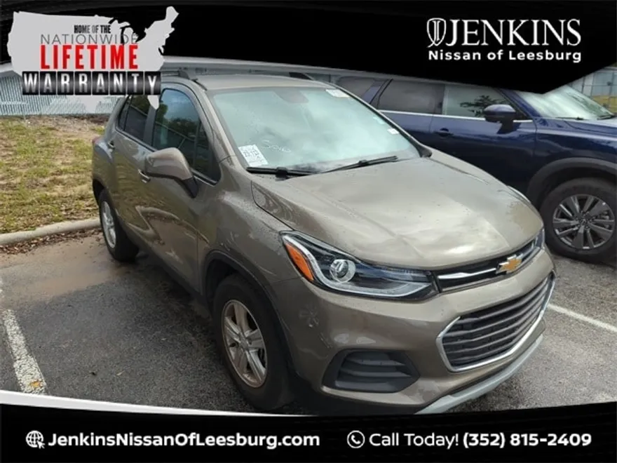 2022 Chevrolet Trax LT photo 1