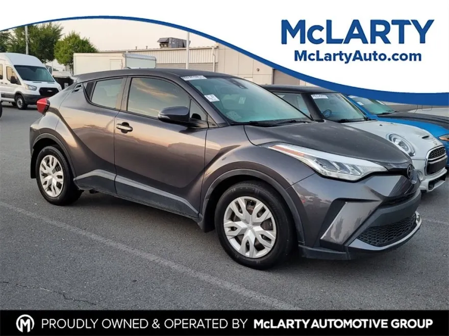 2020 Toyota C-HR LE photo 1
