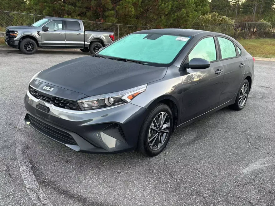 2024 Kia Forte LXS photo 1