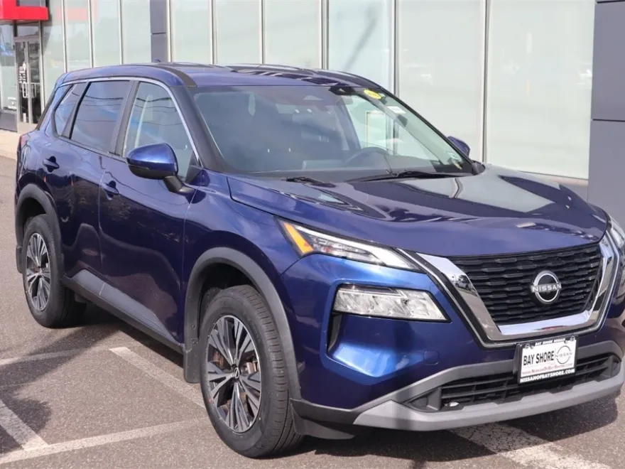 2022 Nissan Rogue SV photo 1