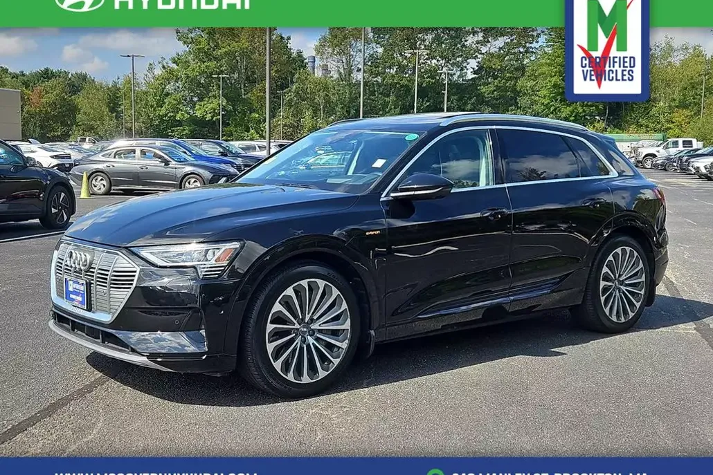 2019 Audi e-tron Prestige photo 1