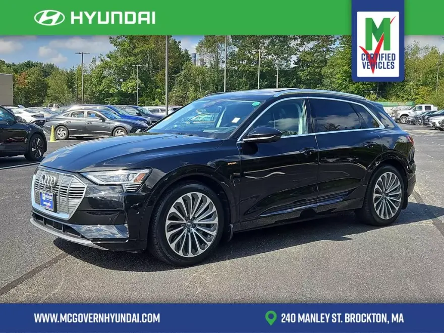 2019 Audi e-tron Prestige photo 1
