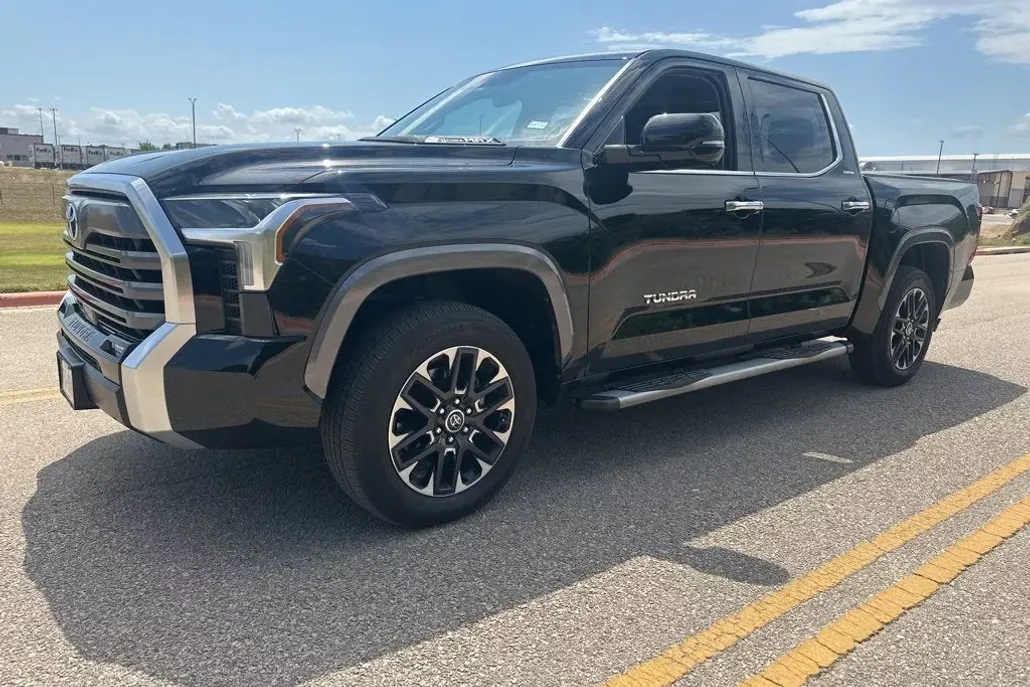 2024 Toyota Tundra Limited photo 1