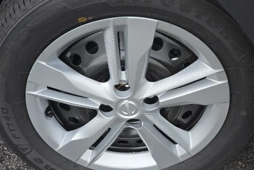2025 Nissan Kicks Play S photo 1