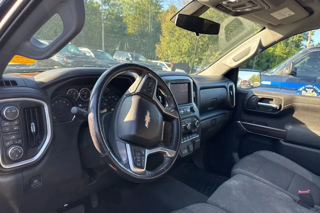 2020 Chevrolet Silverado 1500 LT photo 1