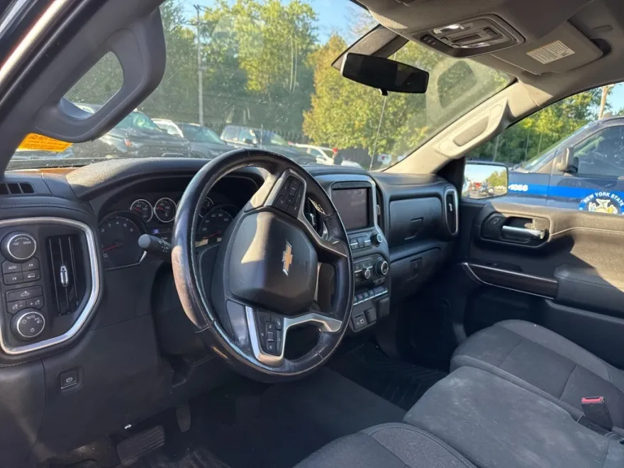 2020 Chevrolet Silverado 1500 LT photo 1