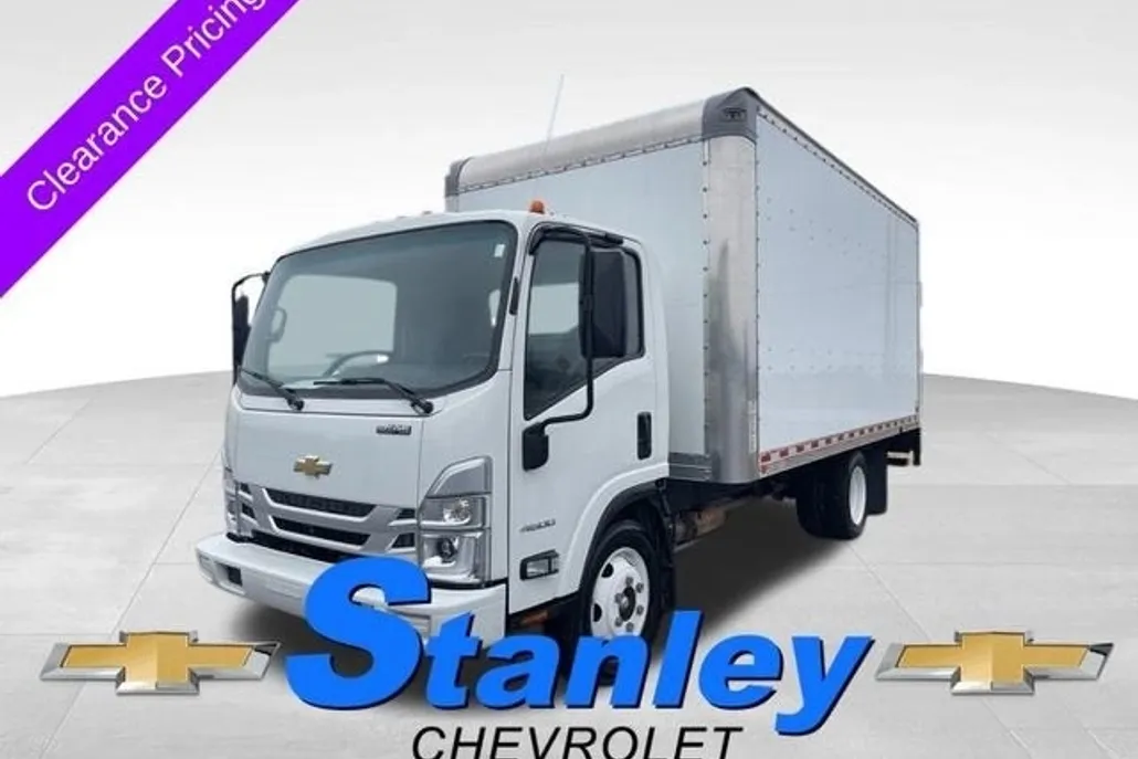 2023 Chevrolet Silverado 4500HD Base photo 1