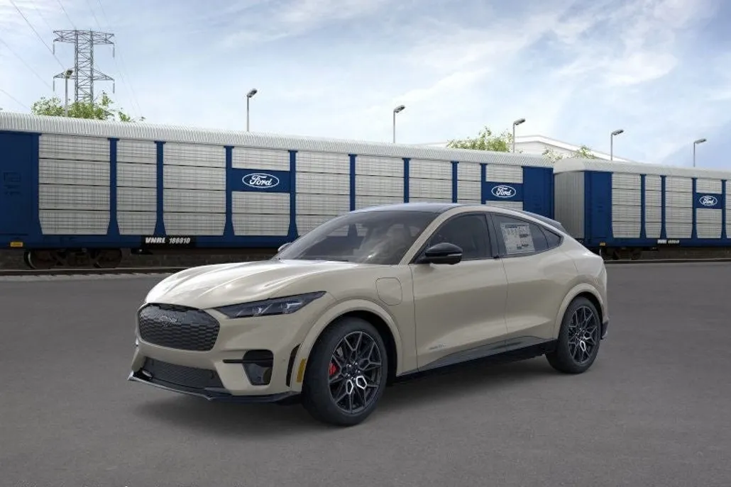 2025 Ford Mustang Mach-E GT photo 1