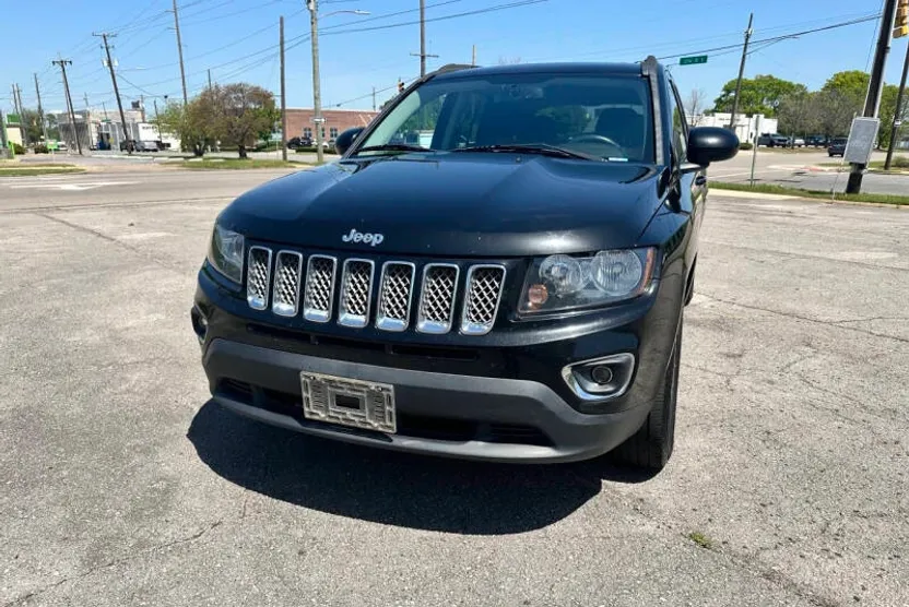 2017 Jeep Compass Latitude photo 1