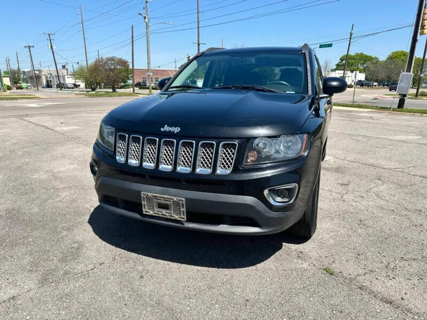 2017 Jeep Compass Latitude photo 1