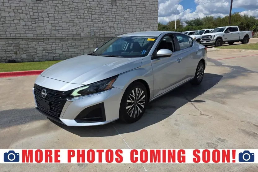 2023 Nissan Altima 2.5 SV photo 1