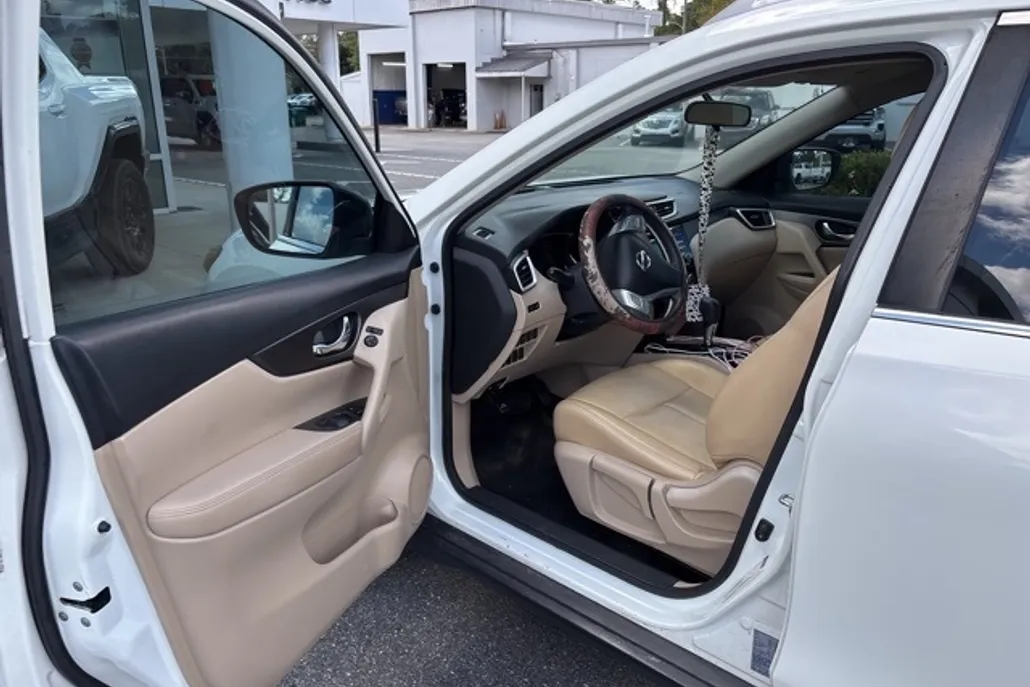 2016 Nissan Rogue S photo 1