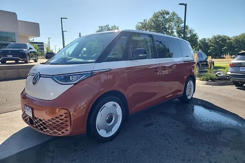 2025 Volkswagen ID. Buzz photo 1