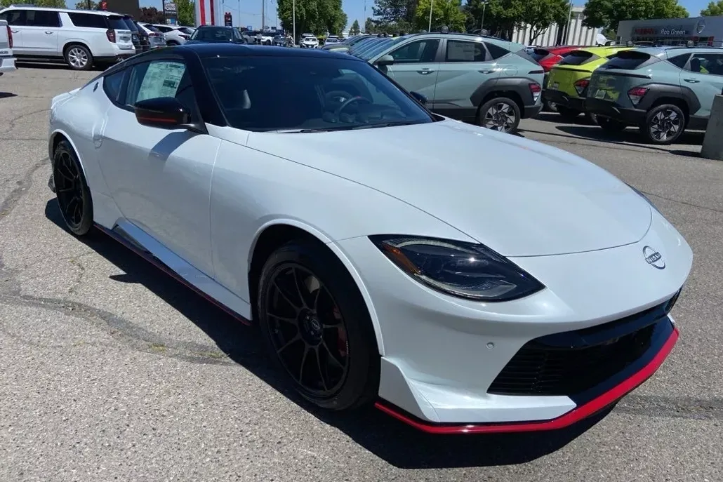 2024 Nissan Z Nismo photo 1
