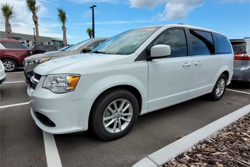 2020 Dodge Grand Caravan SXT photo 1