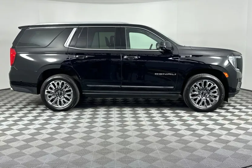 2023 Gmc Yukon Denali Ultimate photo 1