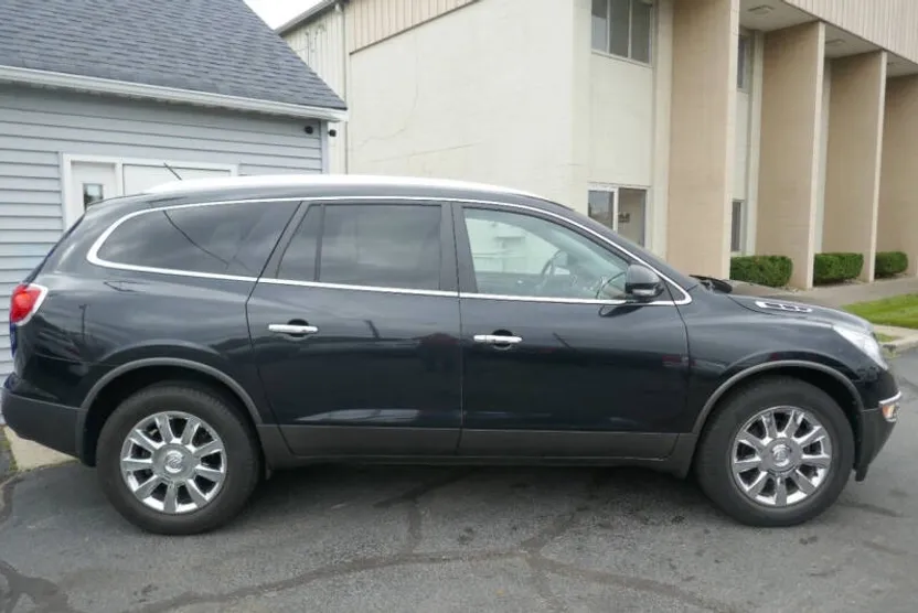 2011 Buick Enclave photo 1