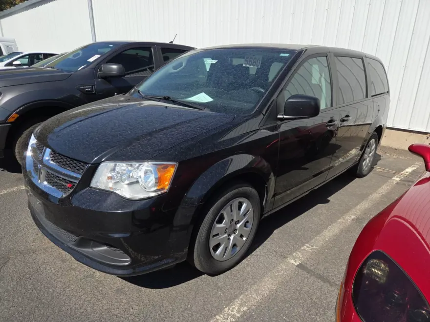 2018 Dodge Grand Caravan SE photo 1