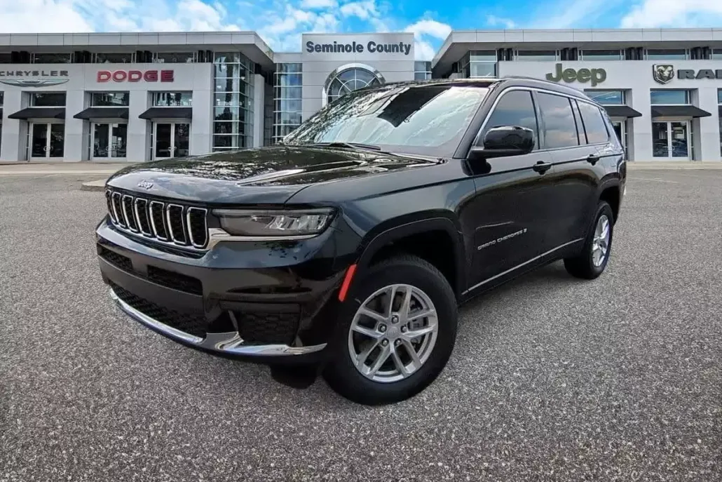 2025 Jeep Grand Cherokee Laredo photo 1