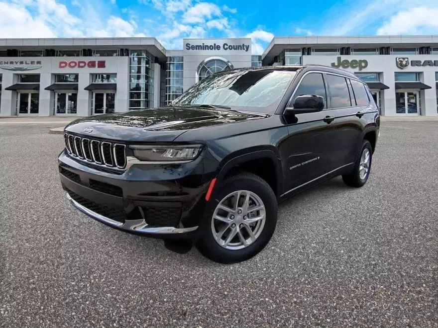 2025 Jeep Grand Cherokee Laredo photo 1