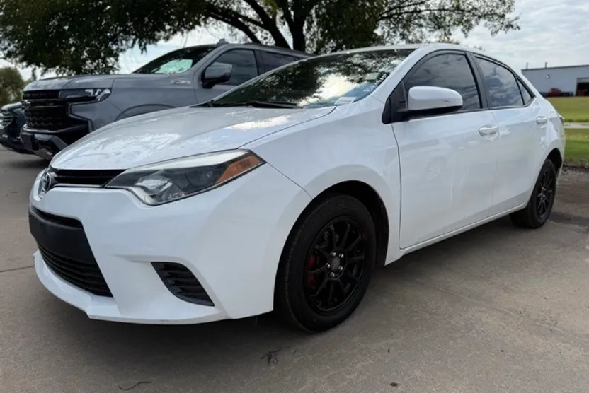 2016 Toyota Corolla L photo 1