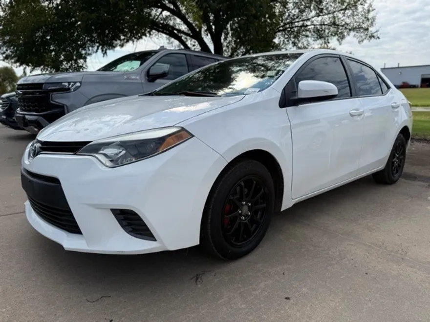2016 Toyota Corolla L photo 1